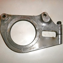 SUPPORT D'ÉTRIER DE FREIN ARRIÈRE QUAD 250 KXR ET 300 MAXXER KYMCO