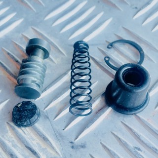 kit réparation pour maitre cylindre arrière quad 400 ltz/kfx et dvx