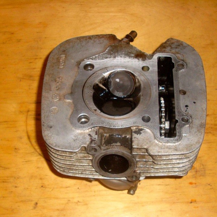 CULASSE QUAD 350 RAPTOR (SOUPAPES+CULBUTEUR)