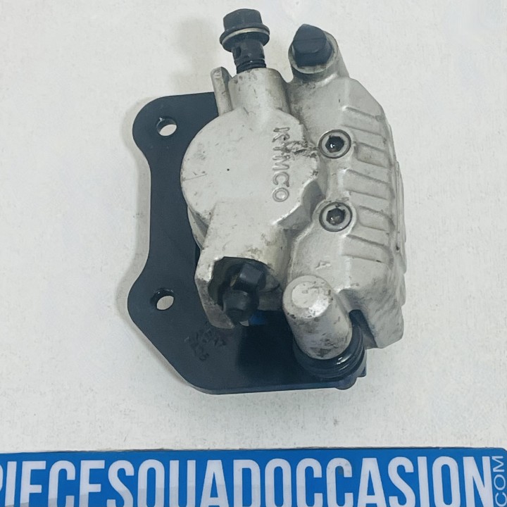 ETRIER AVANT DROIT QUAD 250 ET 300 KXR/MAXXER /MXU KYMCO