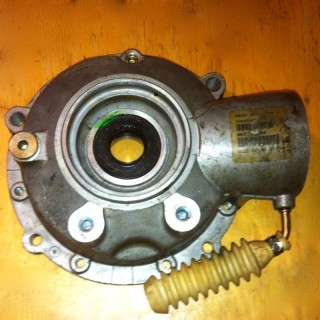 COUVERCLE DE DIFFÉRENTIEL AVANT  QUAD 400 OUTLANDER 400