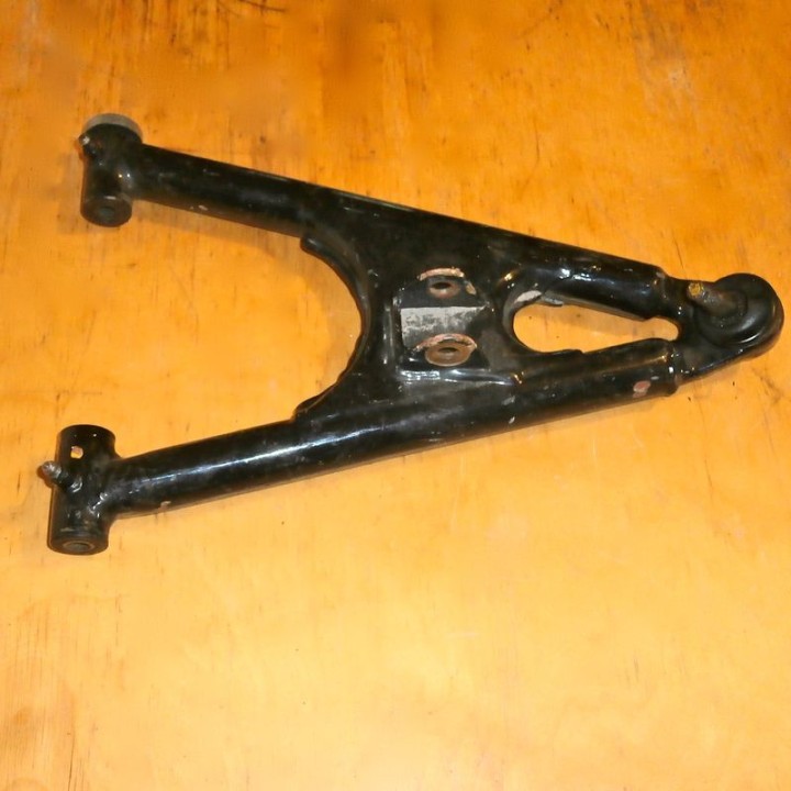 TRIANGLE INFERIEUR GAUCHE 350 BANSHEE