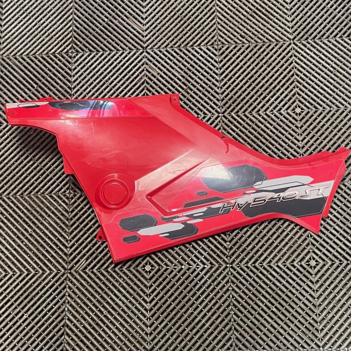cache latéral gauche quad H540ST hytrack (rouge)